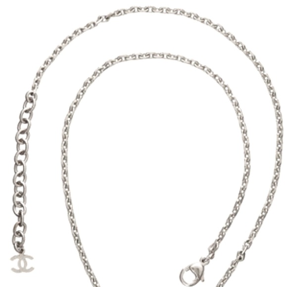 ❌SOLD ❌Chanel Silver Necklace with Clear Square Lucite, Crystal CC Logo Pendant - Picture 7 of 9